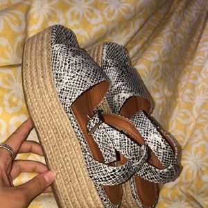 Boohoo Snakeskin Platforms ⭐️